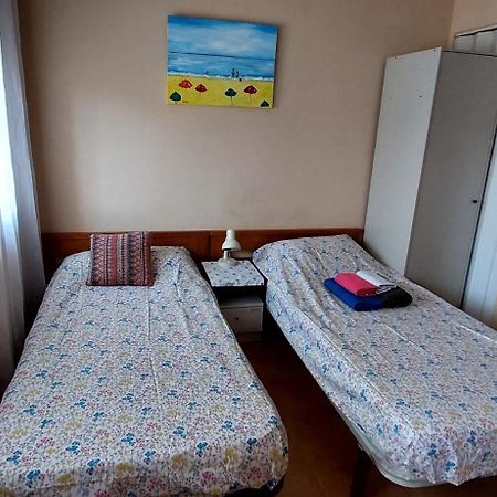 Apartamentos Con Patio لقنت المظهر الخارجي الصورة