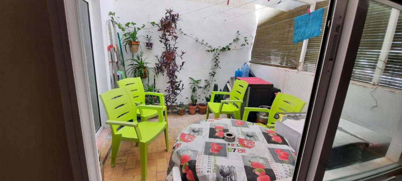 Apartamentos Con Patio لقنت المظهر الخارجي الصورة