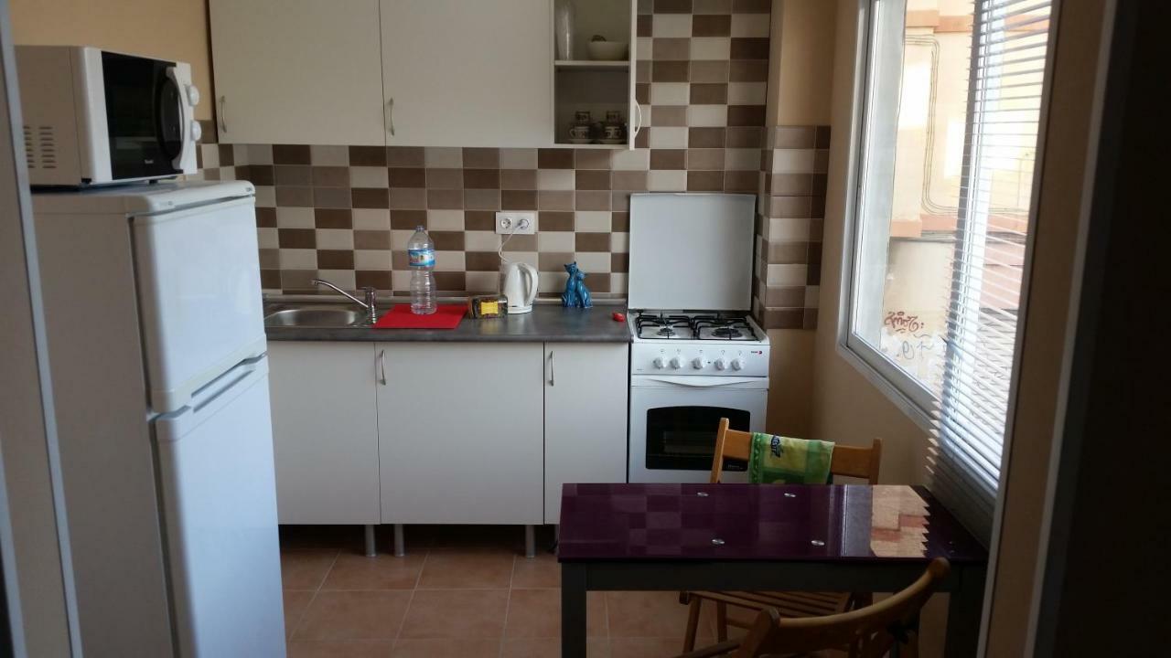 Apartamentos Con Patio لقنت المظهر الخارجي الصورة