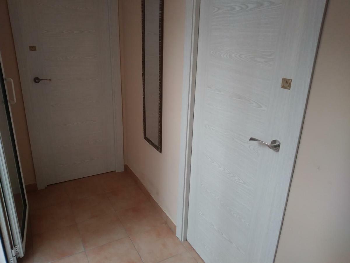 Apartamentos Con Patio لقنت المظهر الخارجي الصورة