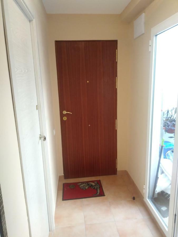 Apartamentos Con Patio لقنت المظهر الخارجي الصورة